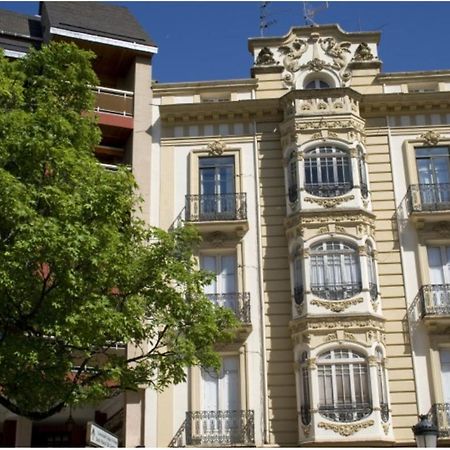 Casa Oroela Apartment Jaca Bagian luar foto
