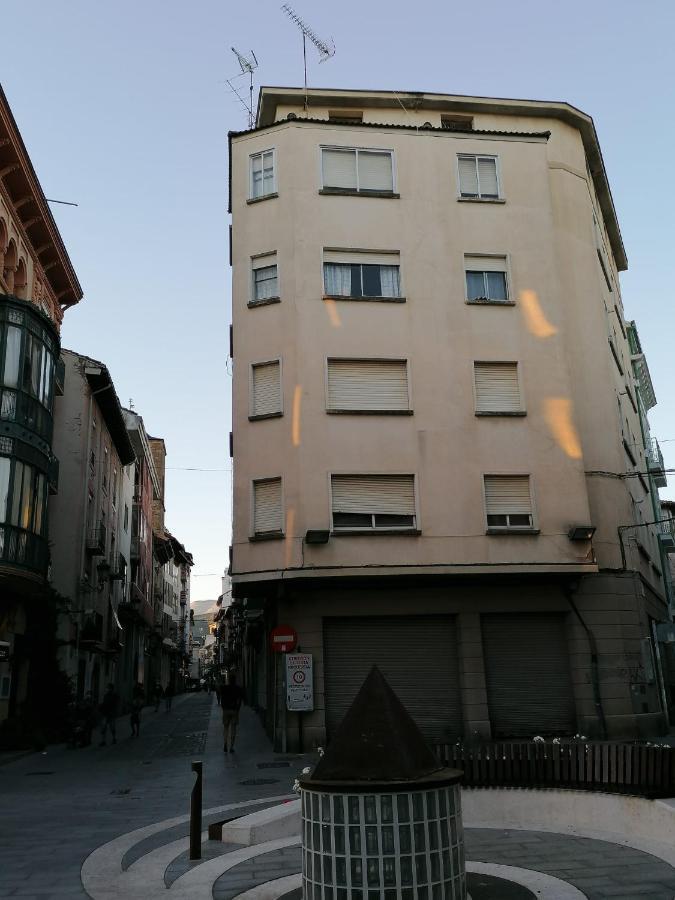 Casa Oroela Apartment Jaca Bagian luar foto